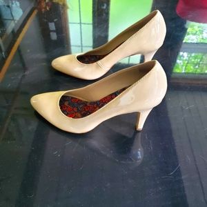 High heels shoes